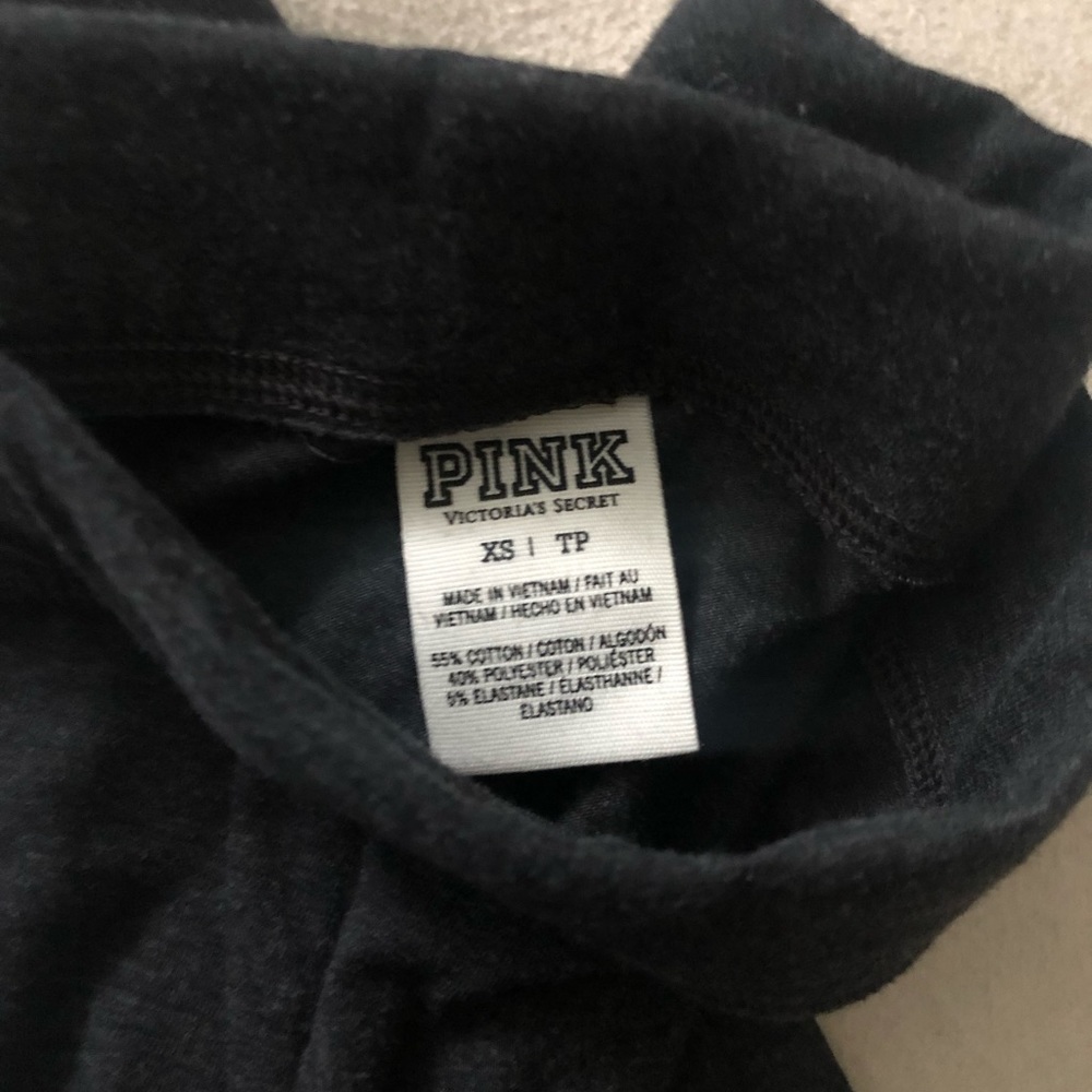 dark gray leggings